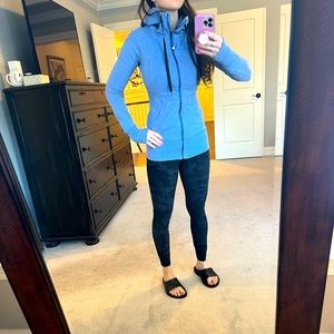 Lululemon blue zip up, Sz 4